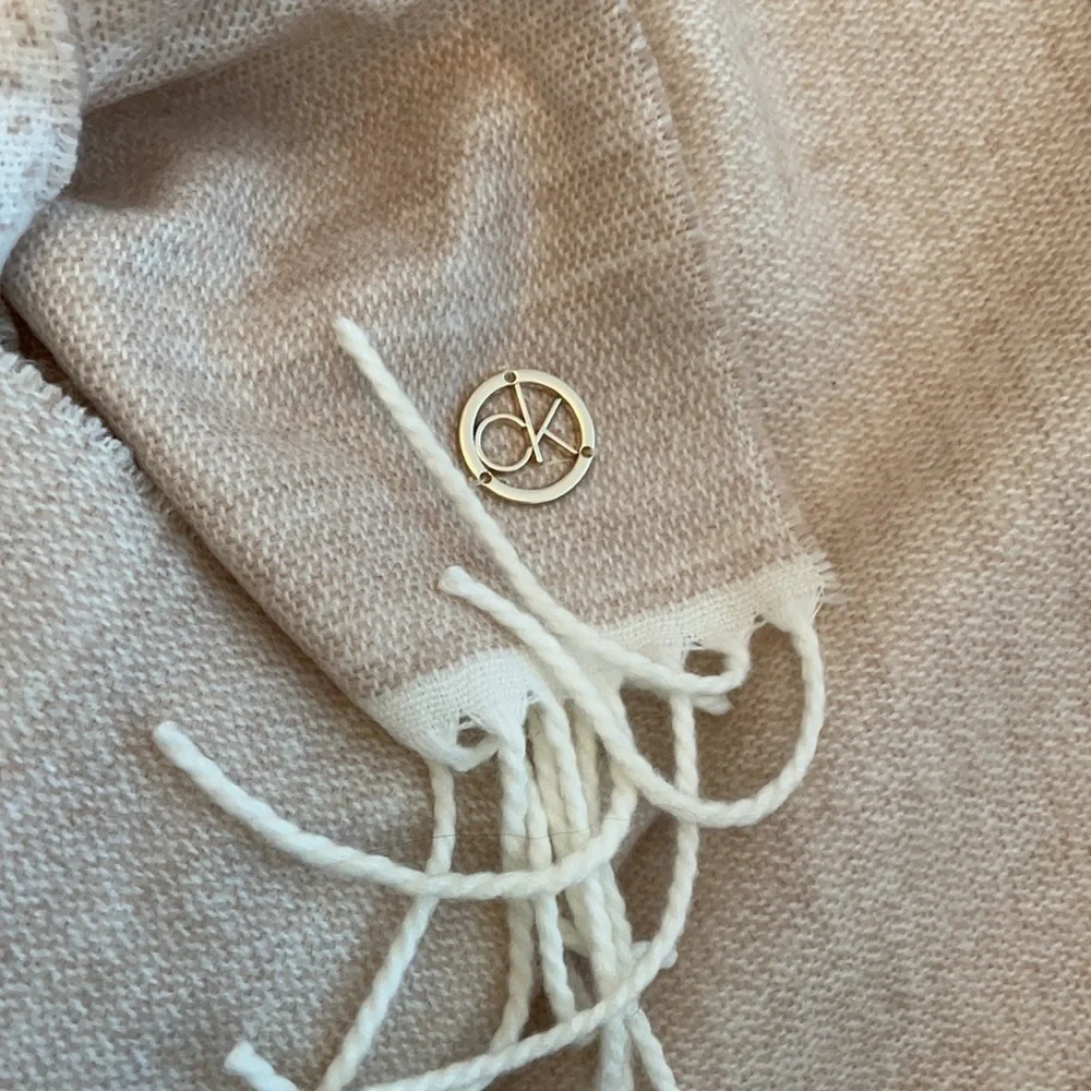 Calvin Klein blanket scarf